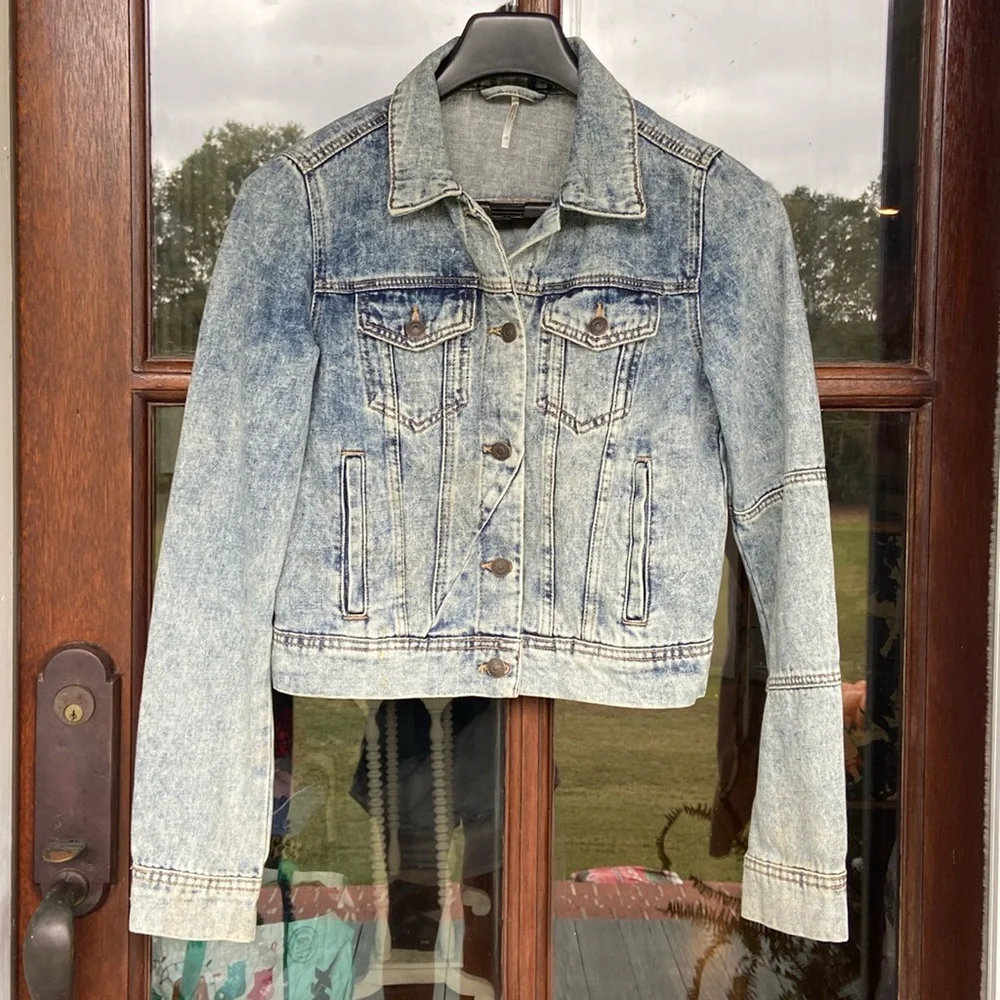Free People “Rumors”‎ denim jacket. Size XS - Picture 3 of 7